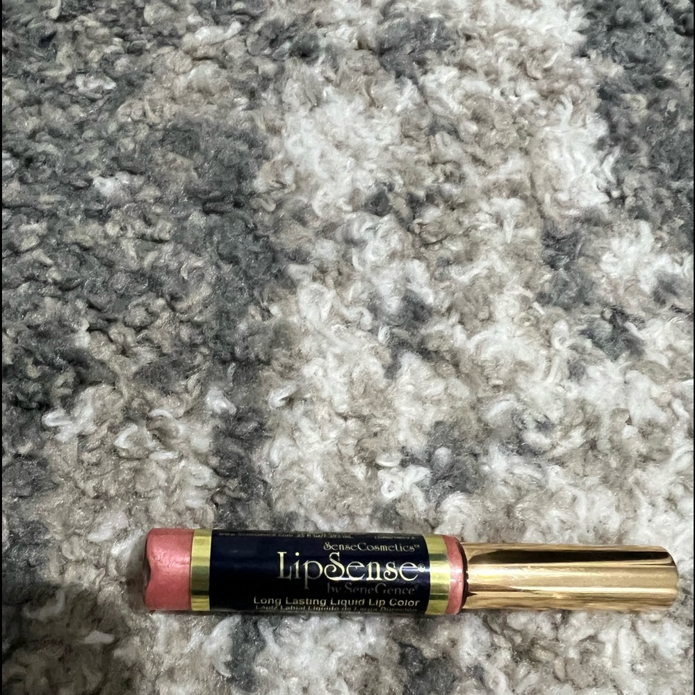 Lip Scense